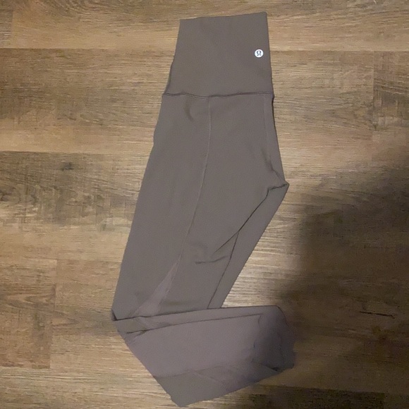 High rise mesh Lululemon leggings - Picture 1 of 5